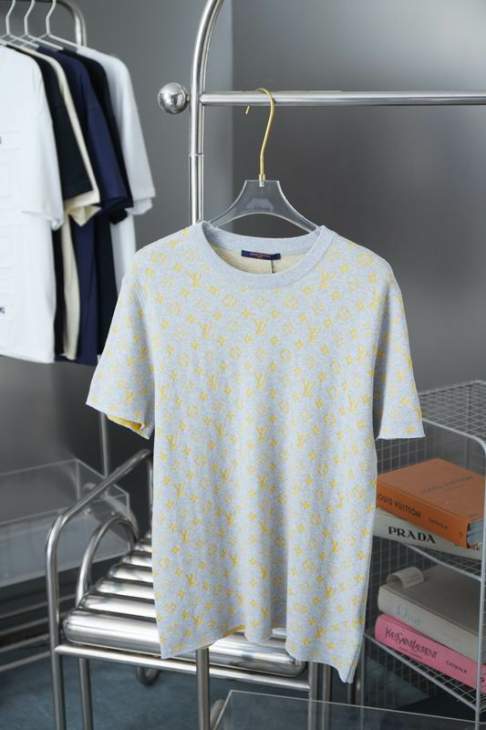 Picture of Louis Vuitton Sweaters _SKULVS-XLhgntx0247201